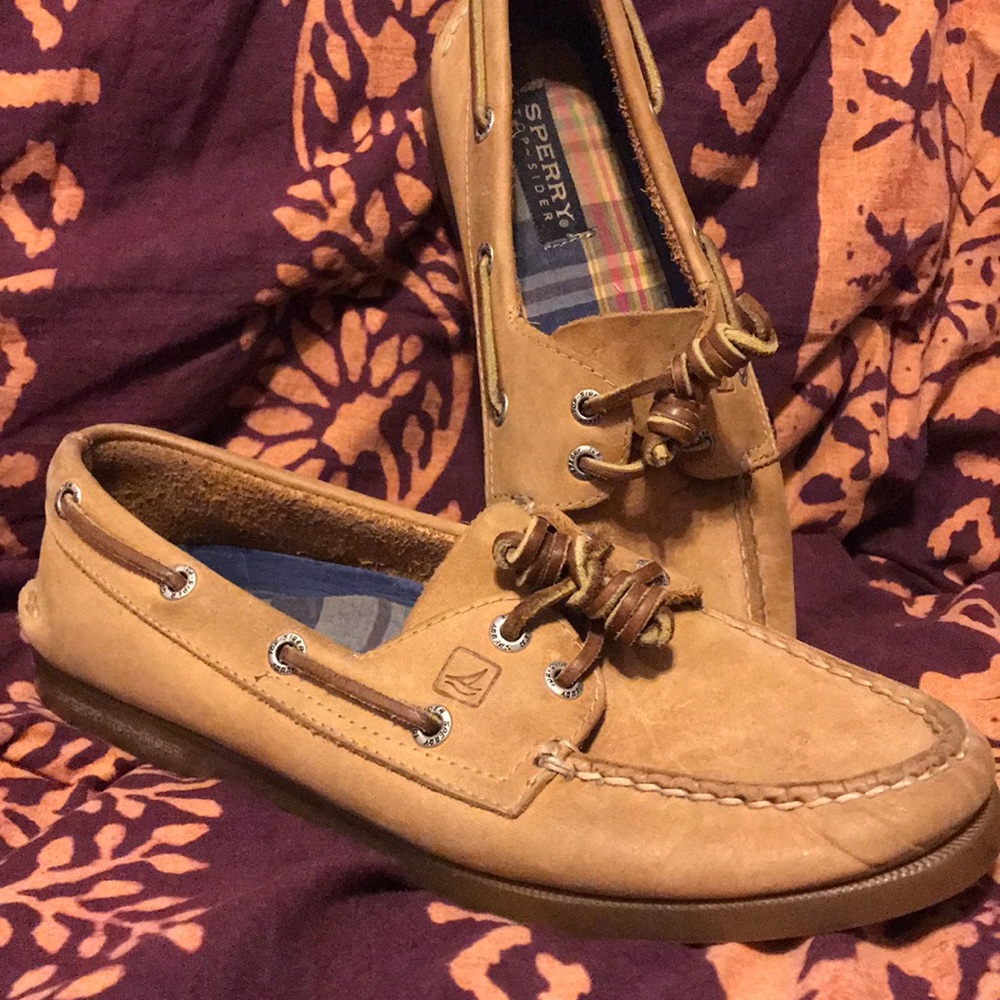 Tan and brown flat sperry’s